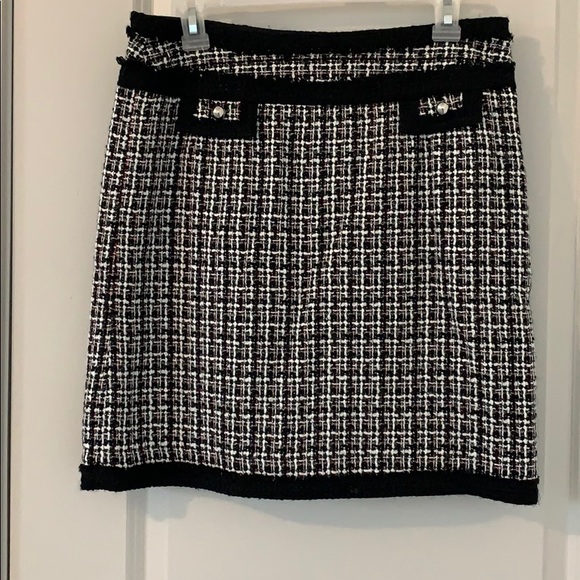 White House Black Market Dresses & Skirts - SALE!🎉WHBM EMBELLISHED TWEED SKIRT😍
